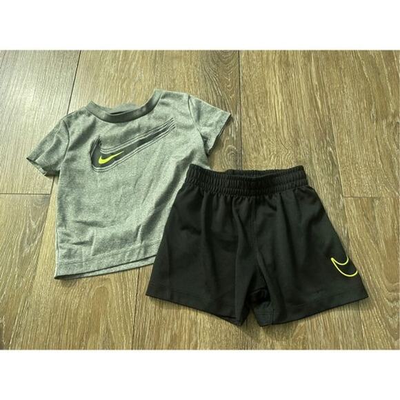 Nike Size 12M Infant Boys 2-Piece Summer Set - Gray T-Shirt & Black - Picture 1 of 3